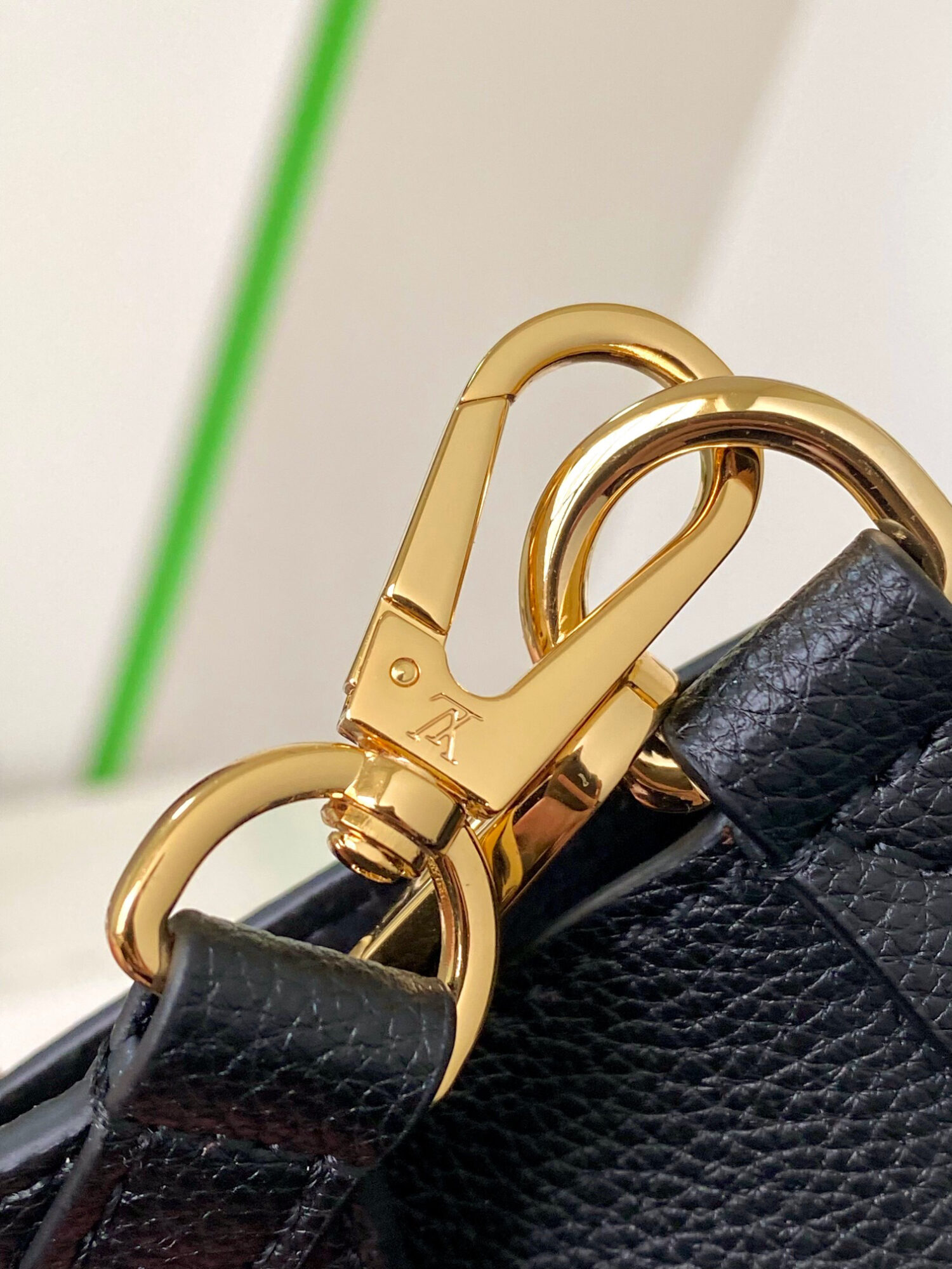 6 Louis Vuitton Lo and Walk full leather bucket bag and chain bag series