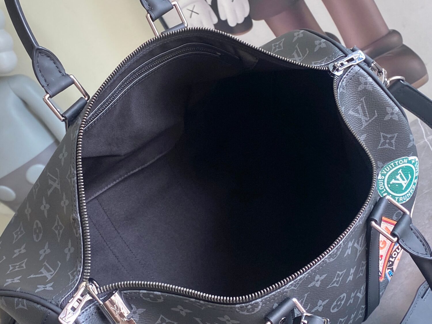 7 Louis Vuitton 01949 Rose Red. 13808 Red This Keepall Bandoulière 45 travel bag is