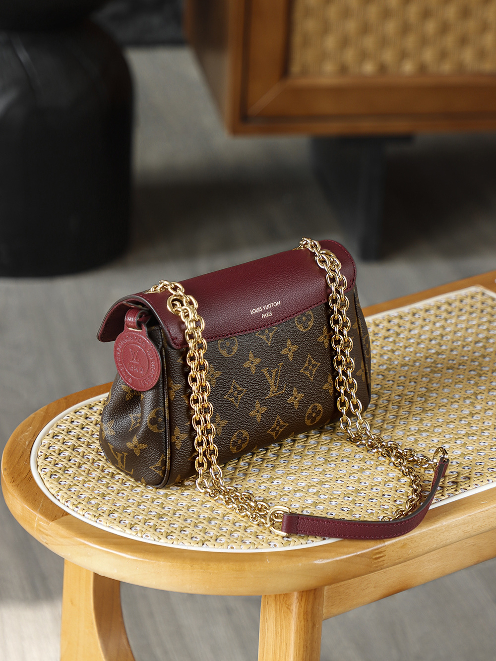 7 Louis Vuitton Sac Saint-Germain BB handbag M27067