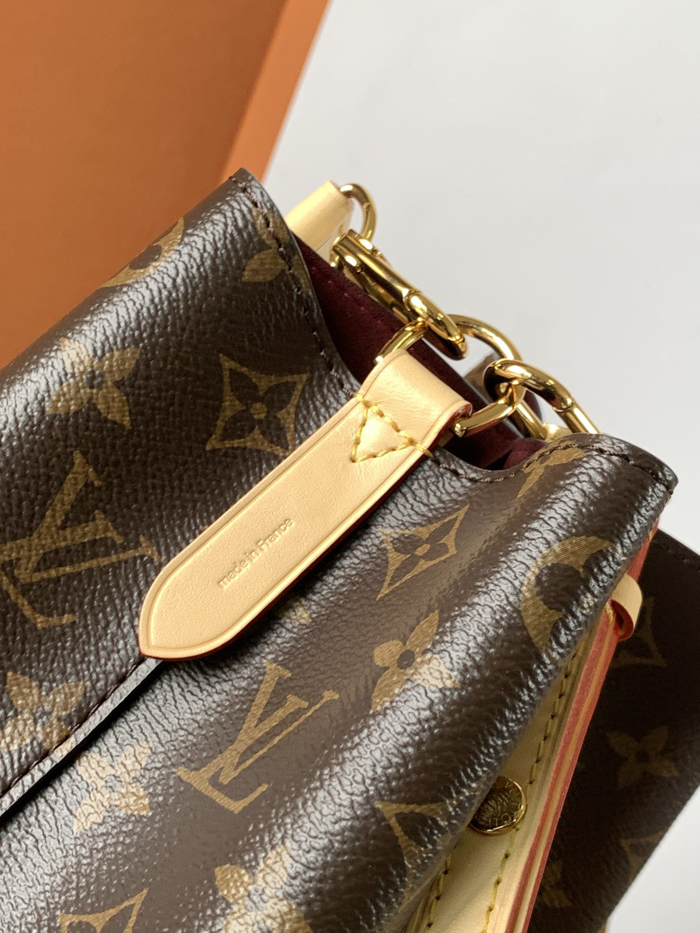 7 Louis Vuitton NÉONOÉ BB handbag