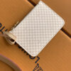 7 Louis Vuitton The M15130 uses Italian Grade A leather, highlighting its quality, hardware, fabric, craftsmanship, edge finishing, and Grade A production.