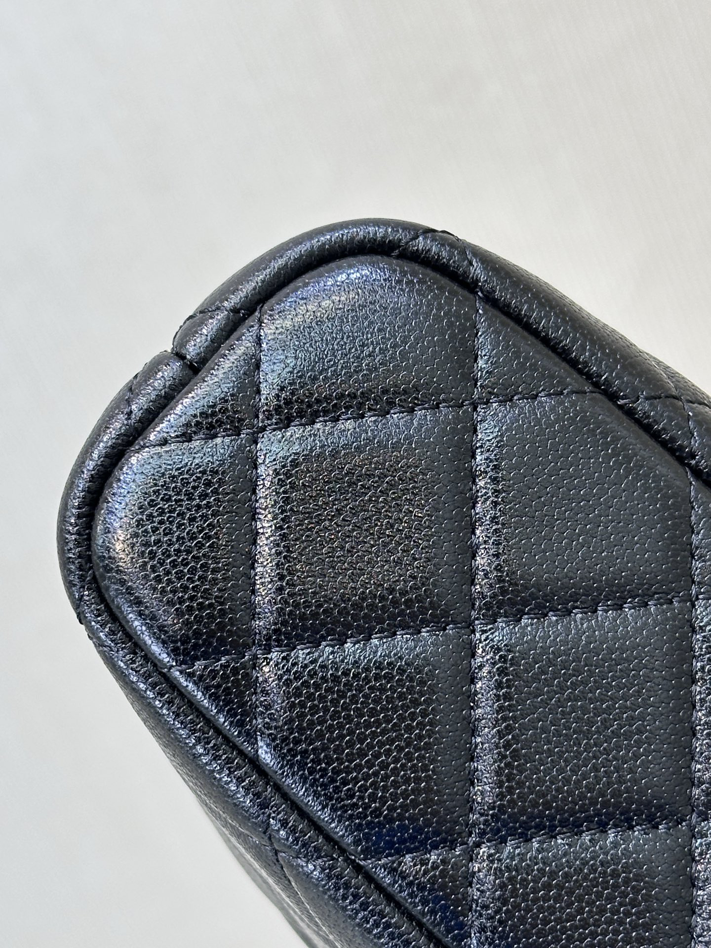 26C Diamond-patterned Pineapple-shaped Bento Box