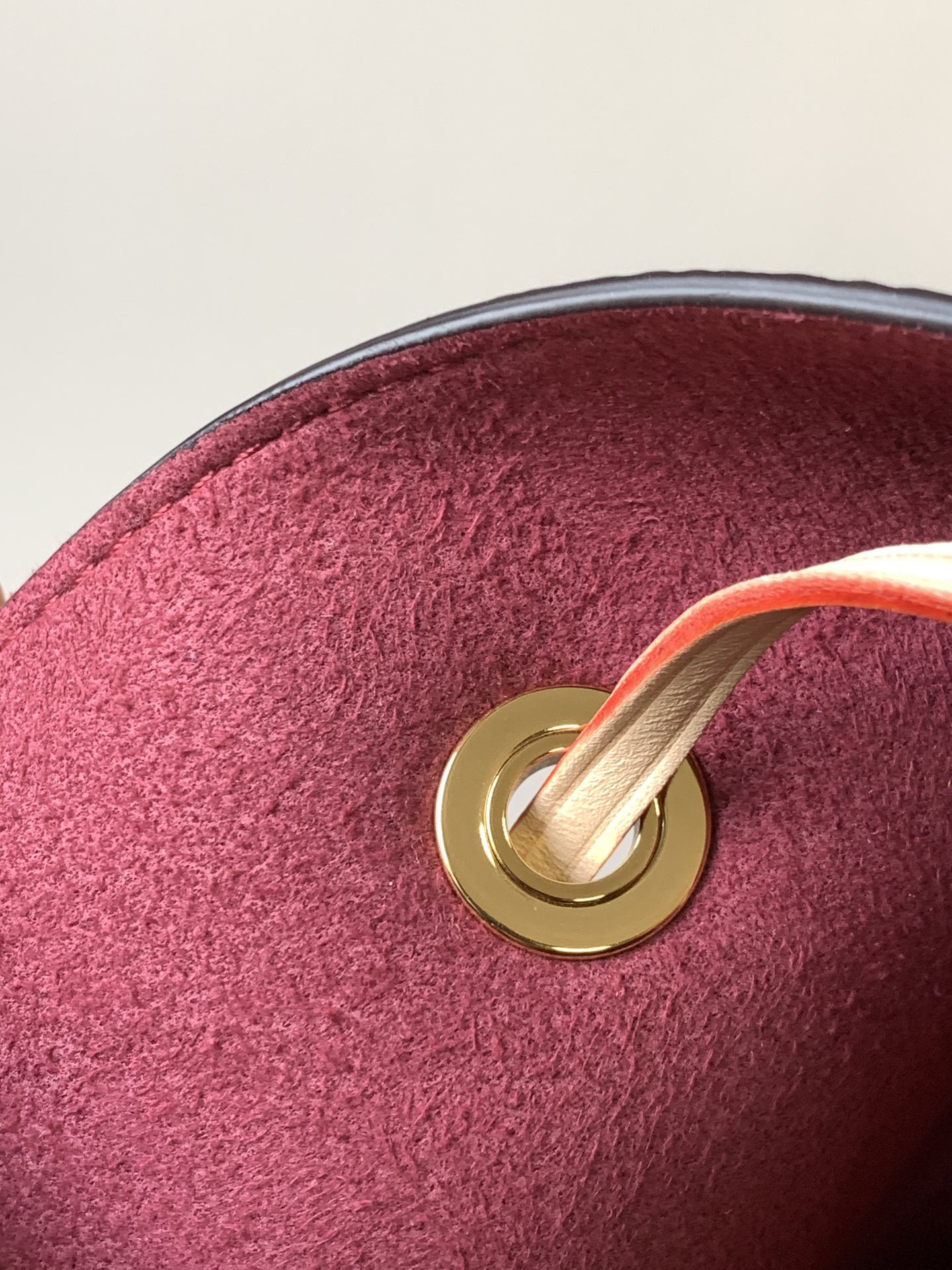 8 Louis Vuitton M46581 Monogram Canvas Mini Bucket Bag Series NÉONOÉ BB Handbag, featuring a Monogram canvas BB adorned with natural leather.