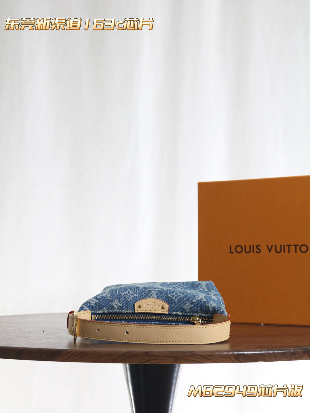 8 Louis Vuitton HILLS POCHETTE clutch bag M82949