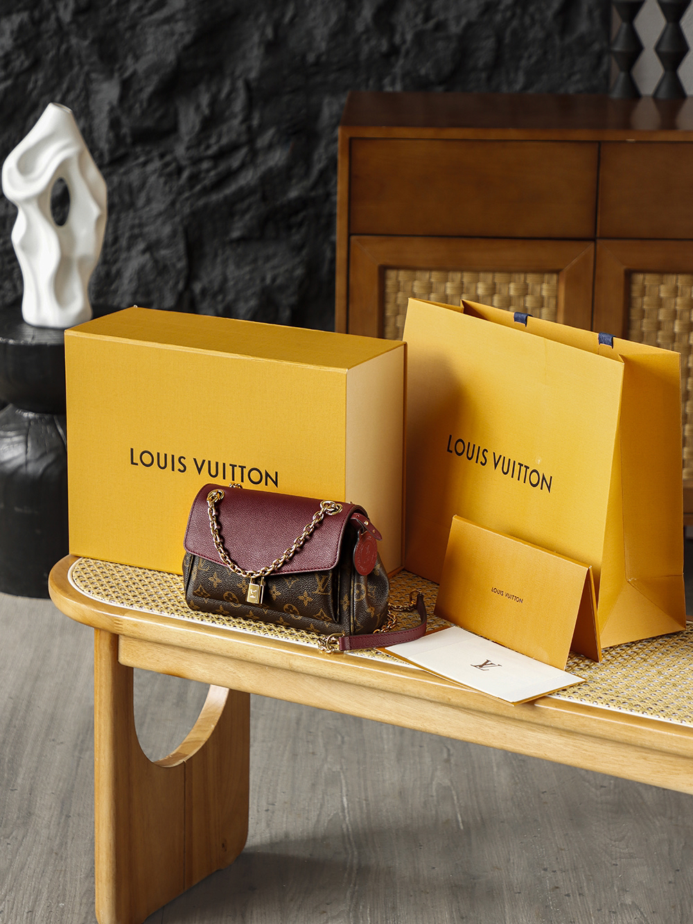 8 Louis Vuitton Sac Saint-Germain BB handbag M27067